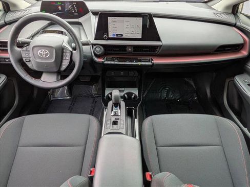Used 2026 Toyota Prius SE image 16