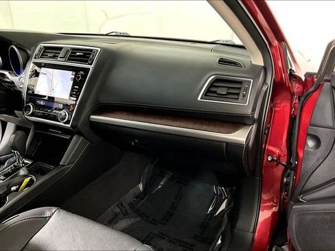Used 2018 Subaru Outback 2.5i Limited image 16