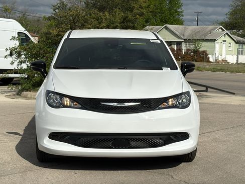 New 2026 Chrysler Voyager LX image 2