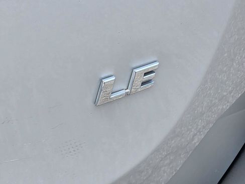 Used 2013 Toyota RAV4 LE FWD image 35
