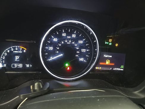Used 2021 Honda HR-V EX-L image 2
