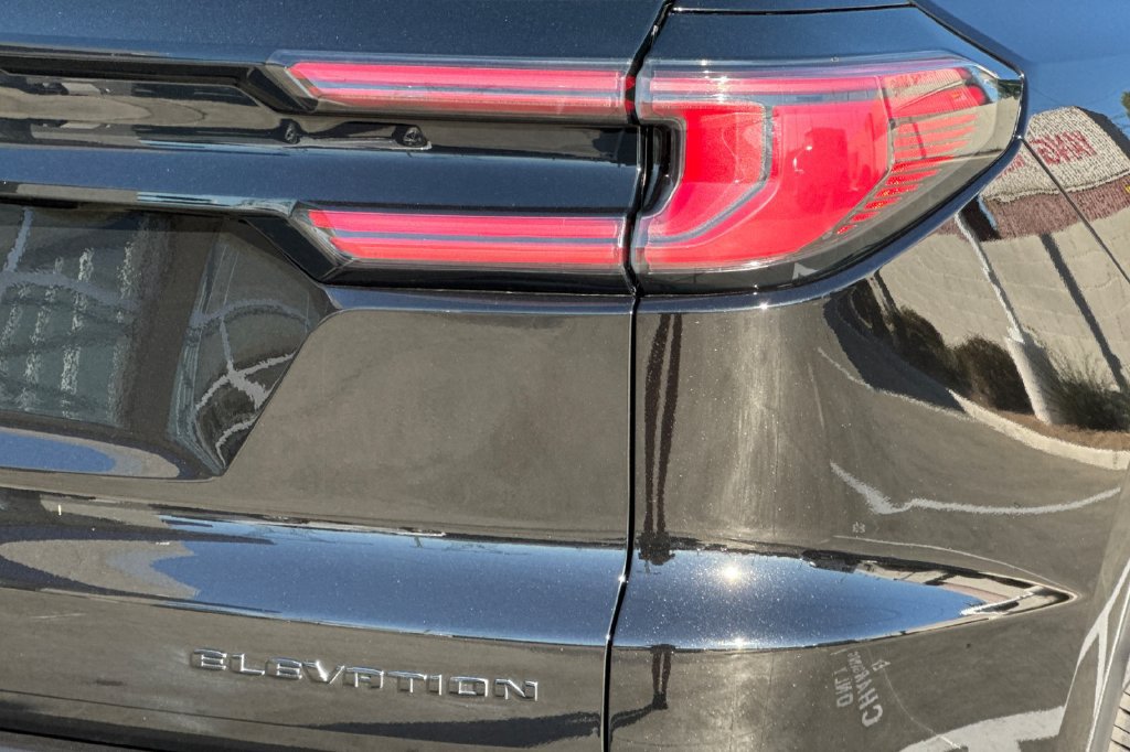 Used 2025 GMC Acadia Elevation FWD image 35