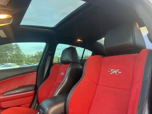 Used 2015 Dodge Charger R/T RWD image 9
