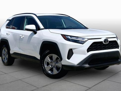 Used 2024 Toyota RAV4 XLE w/ Convenience Package FWD image 3