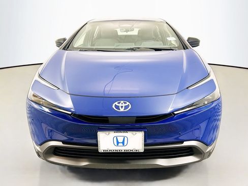Used 2023 Toyota Prius LE FWD image 2