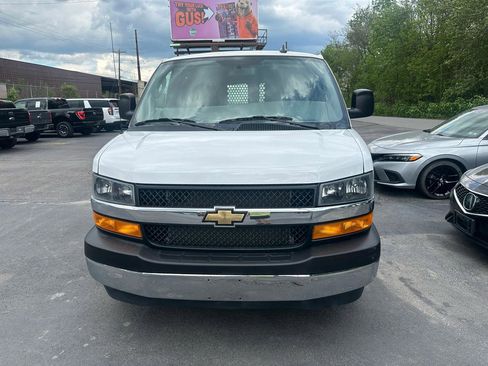 Used 2024 Chevrolet Express 2500 w/ Driver Convenience Package RWD image 2