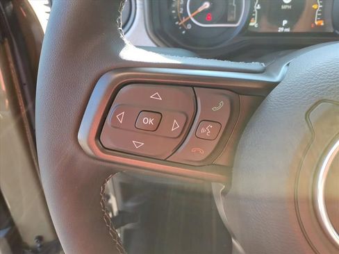 New 2025 Jeep Gladiator Sport image 13