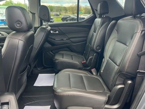 Used 2021 Chevrolet Traverse RS w/ LPO, Floor Liner Package AWD/4WD image 10