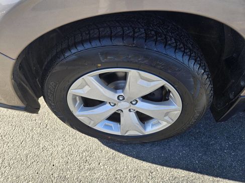Used 2015 Subaru Forester 2.5i Premium image 14