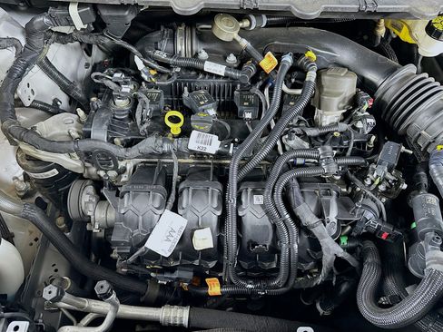 Used 2023 Ford Edge SEL image 32