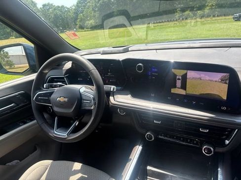 Used 2025 Chevrolet Tahoe LS RWD image 19