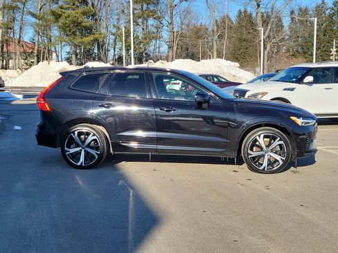 Used 2022 Volvo XC60 T8 R-Design w/ Advanced Package image 8