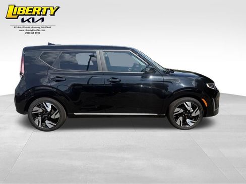 Used 2025 Kia Soul GT-Line w/ GT-Line Technology Package FWD image 8