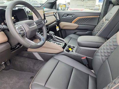 New 2026 GMC Canyon Denali image 13