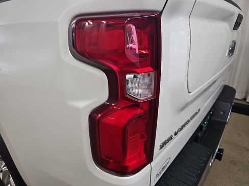 Certified 2022 Chevrolet Silverado 1500 LTZ w/ LTZ Premium Package AWD/4WD image 41