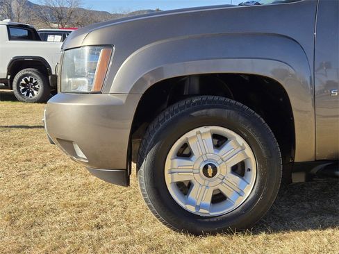 Used 2012 Chevrolet Suburban LT w/ Suspension Package, Off-Road image 6