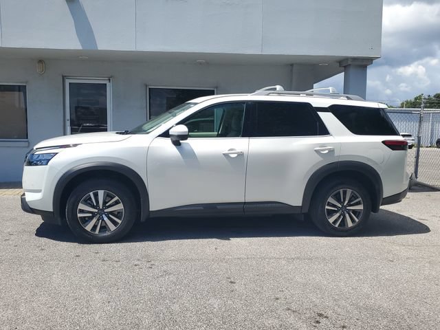 Certified 2025 Nissan Pathfinder SL FWD image 11