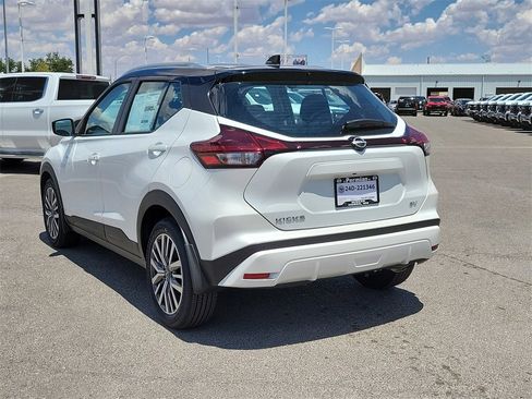 New 2024 Nissan Kicks SV image 8