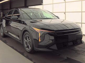 Used 2025 Kia K4 LXS video 1