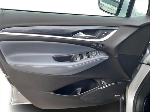 Used 2022 Buick Enclave Premium image 18