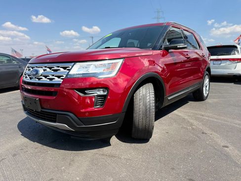 Used 2018 Ford Explorer XLT w/ Equipment Group 202A FWD image 11
