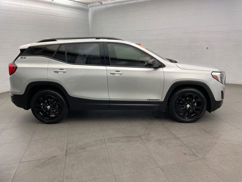 Used 2020 GMC Terrain SLE w/ Elevation Edition FWD image 4