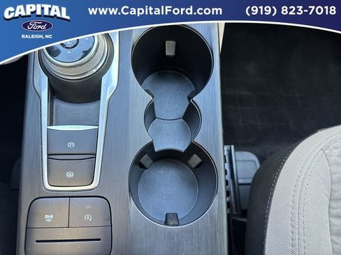 Used 2022 Ford Escape SE image 31