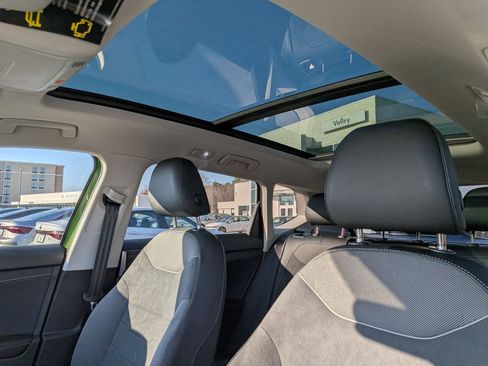 New 2026 Volkswagen Taos SE image 16