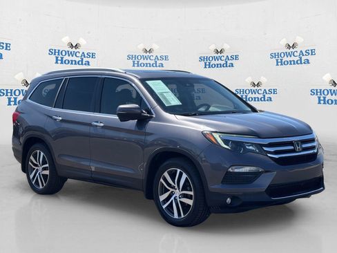 Certified 2018 Honda Pilot Touring image 10