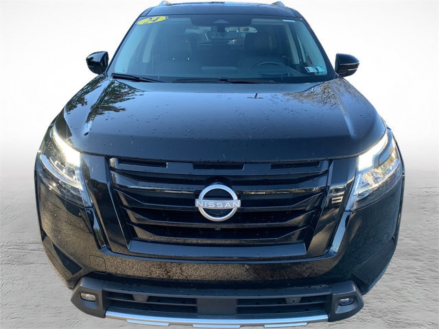 Used 2024 Nissan Pathfinder Platinum w/ Lighting Package (N93) AWD/4WD image 8