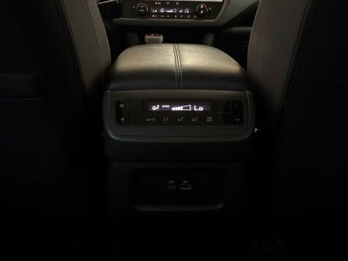 Used 2025 Nissan Pathfinder SV FWD image 14