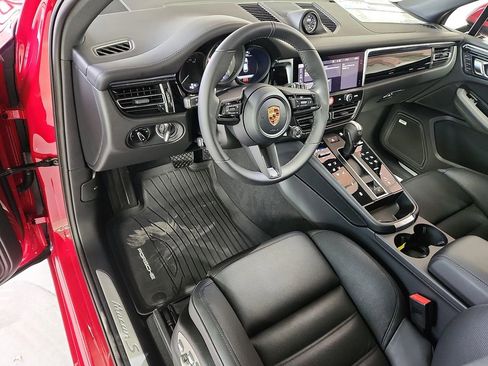 New 2026 Porsche Macan S image 4