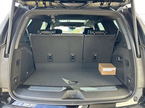 New 2026 Cadillac Escalade Luxury w/ Touring Package image 10