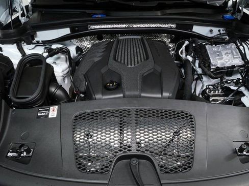 New 2026 Porsche Macan AWD/4WD image 36