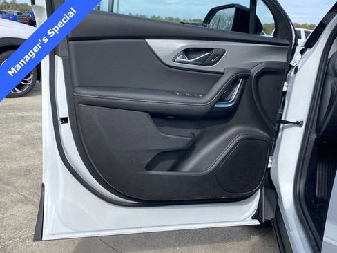 New 2025 Chevrolet Blazer LT w/ Midnight/Sport Edition image 18