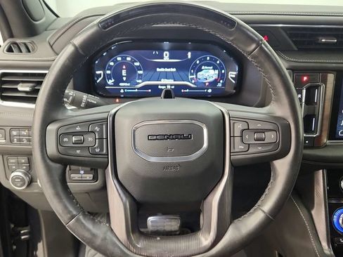 Used 2023 GMC Yukon Denali Ultimate AWD/4WD image 18