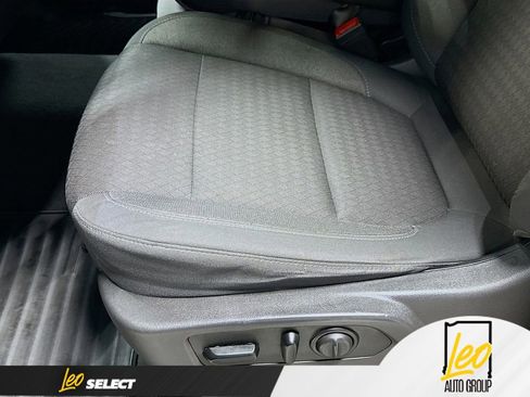 Used 2021 Chevrolet Silverado 1500 LT AWD/4WD image 21