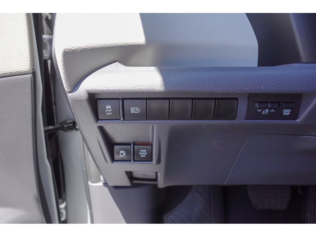 Certified 2023 Toyota Sienna LE FWD image 13