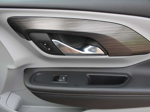 Used 2023 GMC Terrain SLT FWD image 17