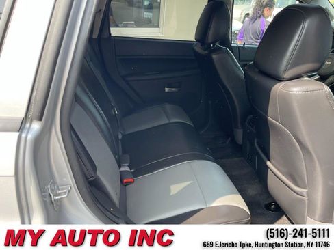 Used 2010 Jeep Grand Cherokee Laredo image 31