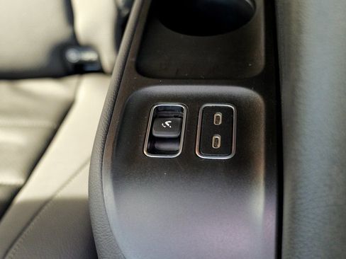 Used 2025 Mercedes-Benz GLS 450 4MATIC image 27