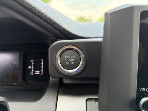 New 2026 Toyota 4Runner SR5 AWD/4WD image 29