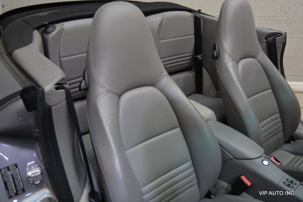 Used 2002 Porsche 911 Carrera 4 AWD/4WD image 18