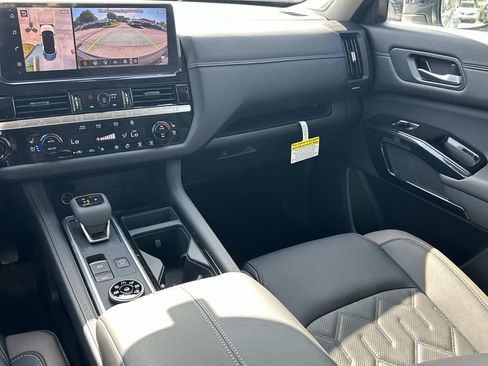 New 2026 Nissan Pathfinder Platinum AWD/4WD image 25