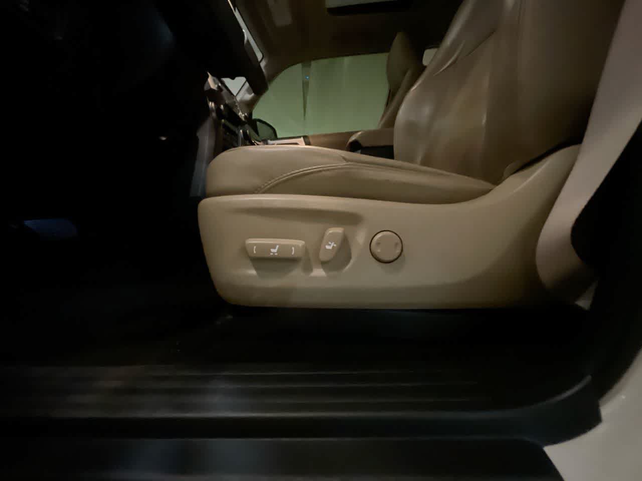 Certified 2022 Toyota 4Runner Limited AWD/4WD image 12