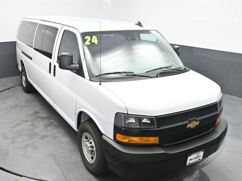 Used 2024 Chevrolet Express 3500 LS RWD image 27