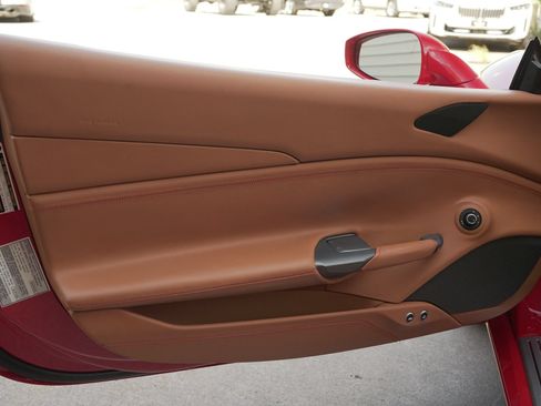 Used 2018 Ferrari 488 Spider RWD image 18