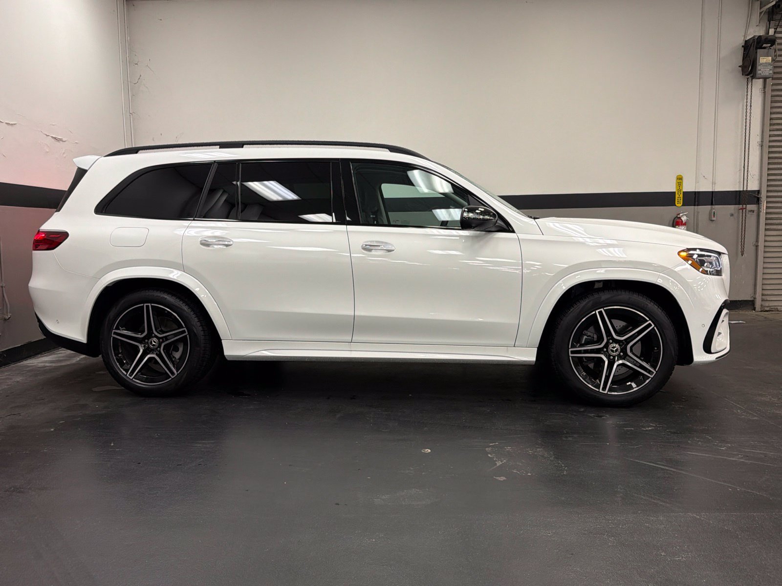 Certified 2026 Mercedes-Benz GLS 450 4MATIC image 3