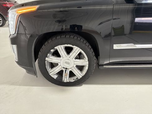Used 2016 Cadillac Escalade ESV Premium AWD/4WD image 9