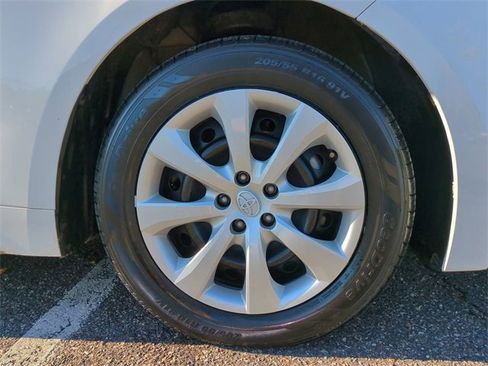 Used 2024 Toyota Corolla LE image 11